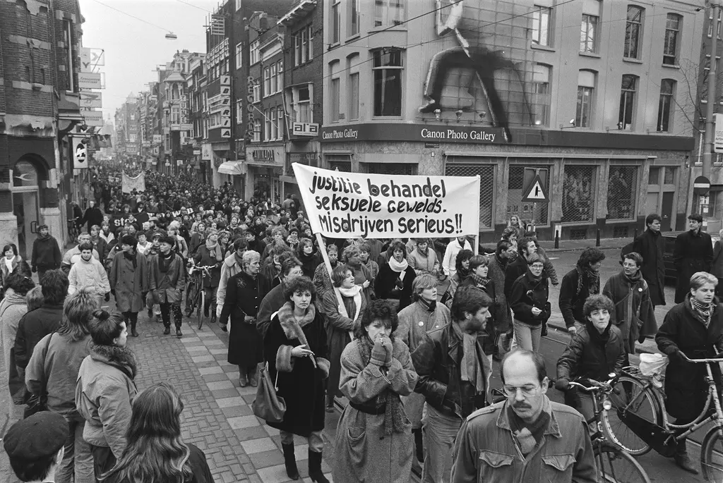 demonstratie-geweld-vrouwen_rob-croes_1984_anefo.jpg