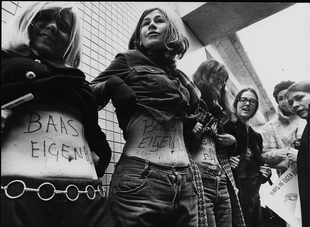 Dolle Mina op een vergadering van gynaecologen in Utrecht, 14 maart 1970, fotograaf: Jaap J. Herschel, Fotobureau 't Sticht / Spaarnestad, <a href="https://hdl.handle.net/11653/phot100026759" target="_blank">Collectie IAV-Atria</a>